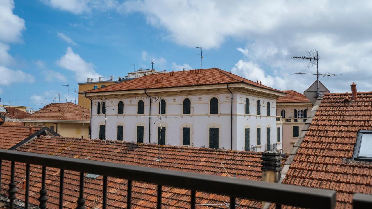 Dei Mille 31 B Apartment Albenga Bagian luar foto