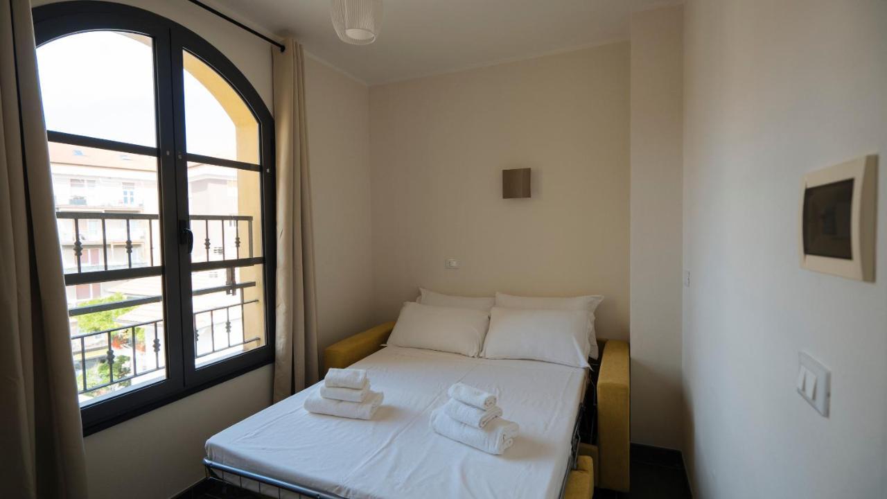 Dei Mille 31 B Apartment Albenga Bagian luar foto