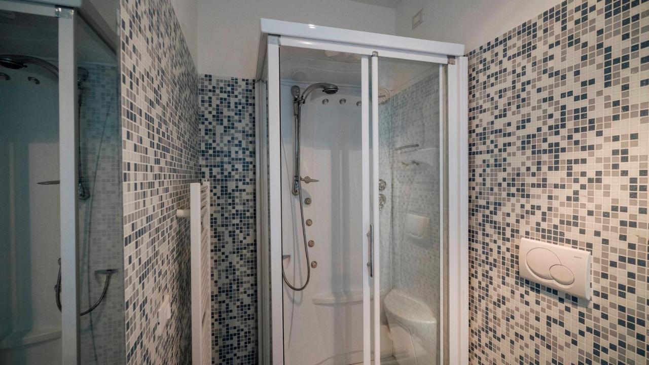Dei Mille 31 B Apartment Albenga Bagian luar foto
