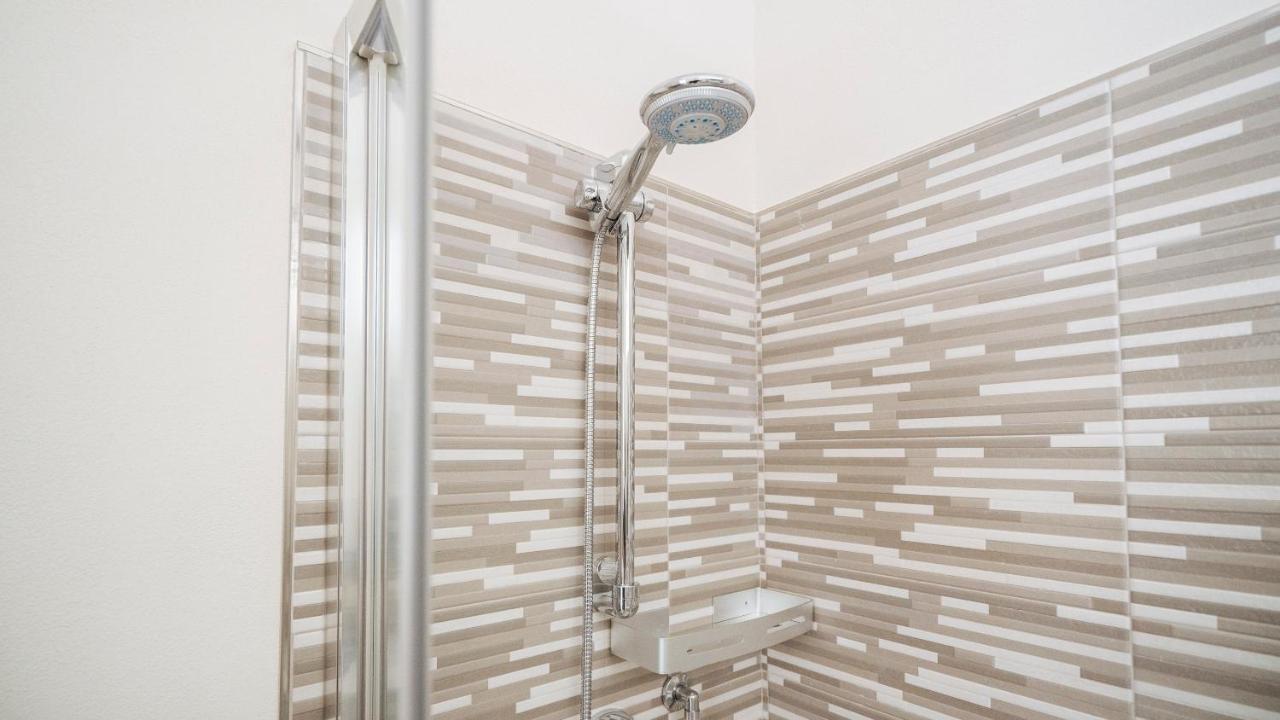 Dei Mille 31 B Apartment Albenga Bagian luar foto