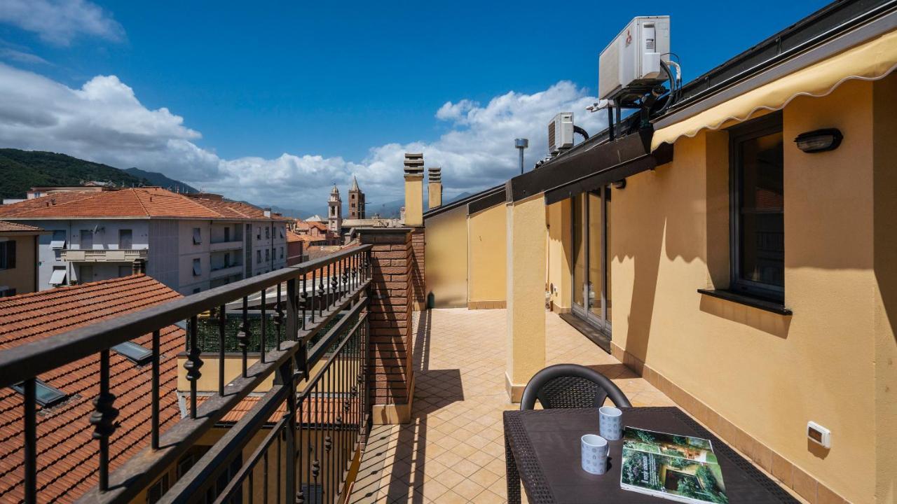 Dei Mille 31 B Apartment Albenga Bagian luar foto