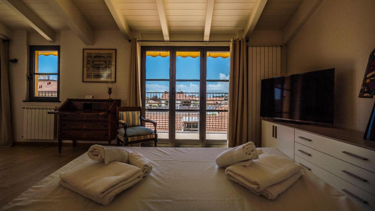 Dei Mille 31 B Apartment Albenga Bagian luar foto