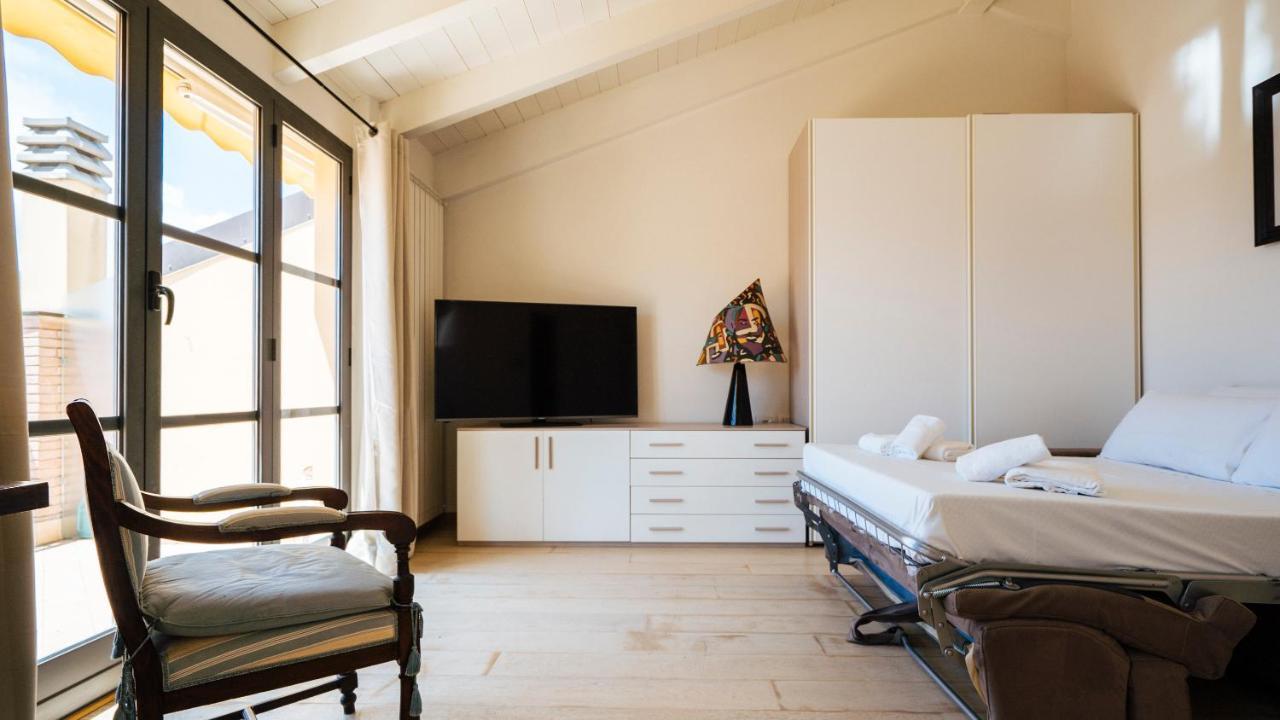 Dei Mille 31 B Apartment Albenga Bagian luar foto