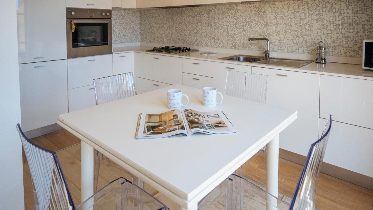 Dei Mille 31 B Apartment Albenga Bagian luar foto