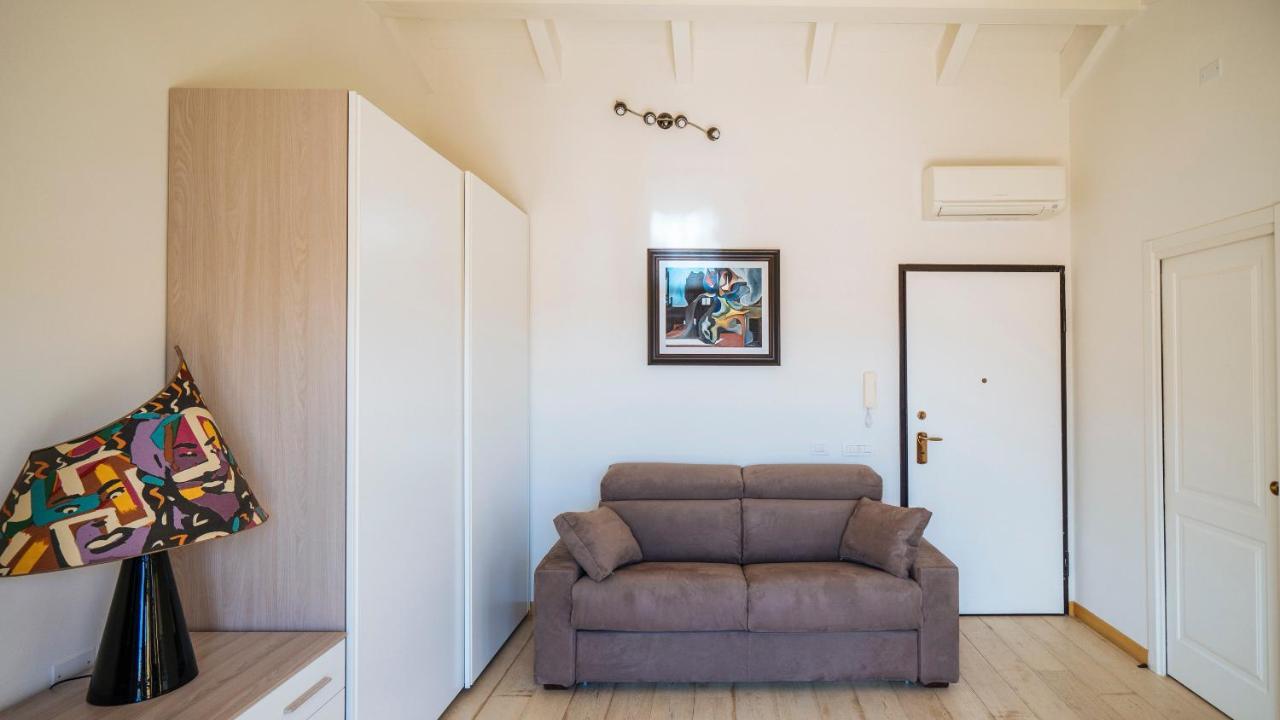 Dei Mille 31 B Apartment Albenga Bagian luar foto